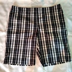Women's plaid Bermuda shorts